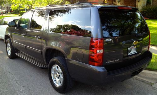 2010 Chevrolet Suburban 1500 LT Sport Utility 4-Door 5.3L, image 4