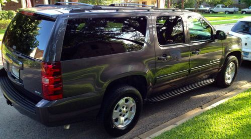 2010 Chevrolet Suburban 1500 LT Sport Utility 4-Door 5.3L, image 6