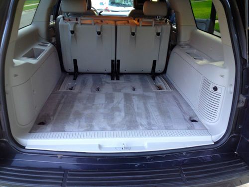 2010 Chevrolet Suburban 1500 LT Sport Utility 4-Door 5.3L, image 10
