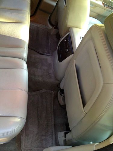 2010 Chevrolet Suburban 1500 LT Sport Utility 4-Door 5.3L, image 12