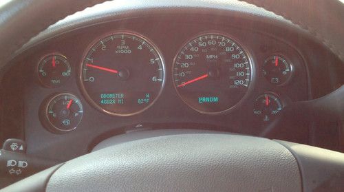 2010 Chevrolet Suburban 1500 LT Sport Utility 4-Door 5.3L, image 14