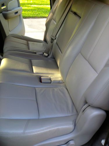 2010 Chevrolet Suburban 1500 LT Sport Utility 4-Door 5.3L, image 16