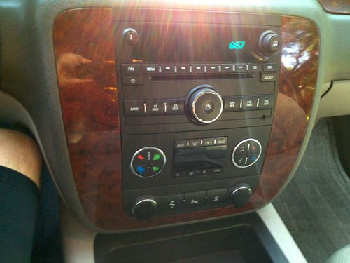 2010 Chevrolet Suburban 1500 LT Sport Utility 4-Door 5.3L, image 22