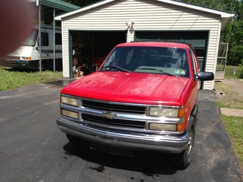 SUV 4X4 1995 Chevy Tahoe LT Fair Condition Selling AS IS, image 3