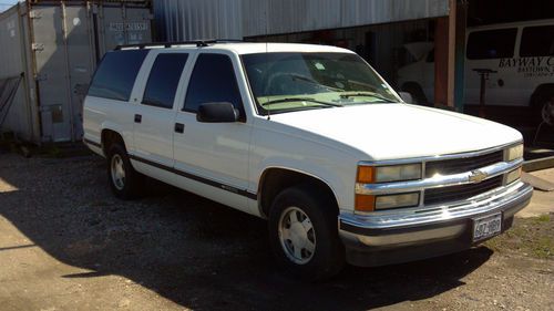 1999 White Chevrolet Suburban, image 3