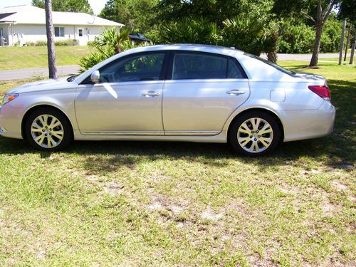 2011 toyota avalon 3.5 l 268 h.p. 6-speed auto trans.low mileage 2305