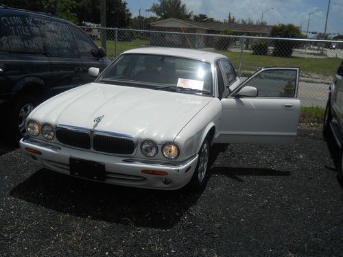 2001 jaguar xj8 l sedan 4-door 4.0l