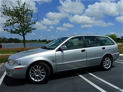 04 volvo v40- 1 owner! full service history!  warranty!  30 mpg  (v70 850 s40)