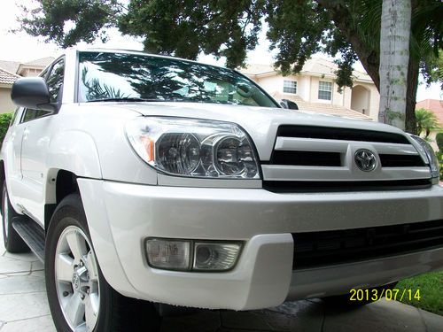 2004 toyota 4runner sr5 sport utility 4-door 4.0l ****look***only 55400 miles**