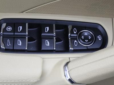 13 Brown AWD SUV 3.0L 4-Wheel ABS 4-Wheel Disc Brakes 8-Speed A/T A/C Alarm, image 17