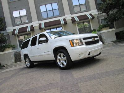 2007 chevy suburban 1500 2500 ltz sunroof fully serviced captain chairs tv/dvd