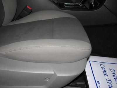 07 Racing Stripes White Paint Gray Interior 2.7 Liter V-6  Ford Chevy Nissan, image 17