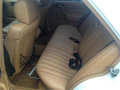 1991 Mercedes-Benz 190E 2.3 Sedan 4-Door 2.3L, image 2