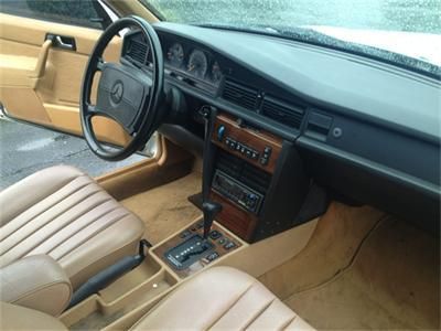 1991 Mercedes-Benz 190E 2.3 Sedan 4-Door 2.3L, image 6