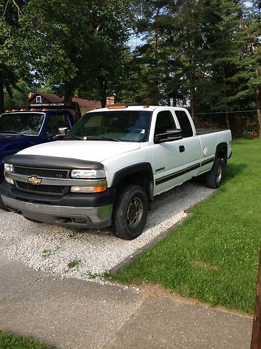 2001 chevy 2500- 4x4 - ex cab-  no reserve !! 3/4 ton