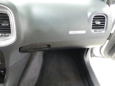 5.7L CD Rear Wheel Drive Power Steering ABS 4-Wheel Disc Brakes Rear Spoiler, image 21