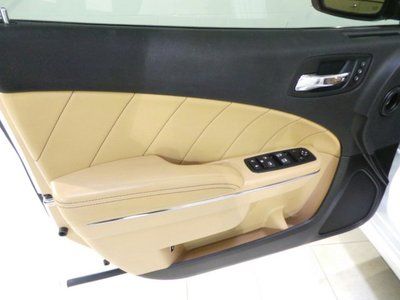 5.7L CD Rear Wheel Drive Power Steering ABS 4-Wheel Disc Brakes Rear Spoiler, image 43