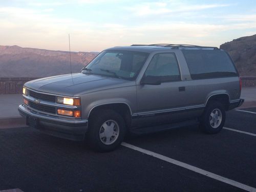 1999 chevrolet tahoe ls sport utility 2-door 2wd 2 wheel drive 5.7l