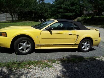 2001 ford mustang base convertible 2-door 3.8l