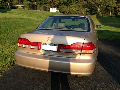 2002 Honda Accord EX Sedan 4-Door 3.0L, image 4