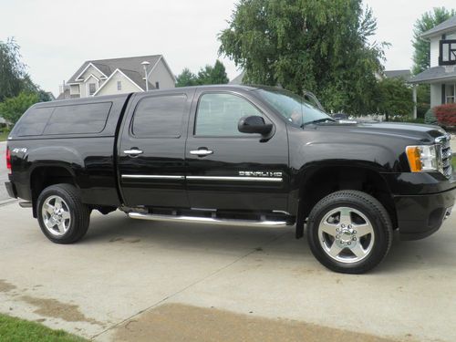 Gmc denali hd 2500, crew cab, excellent condition, black onyx w/ leather