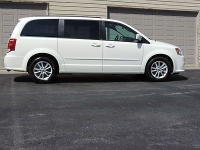 2013 dodge grand caravan 4dr sxt low miles-power doors &amp; trunk lid-dvd-stow n go