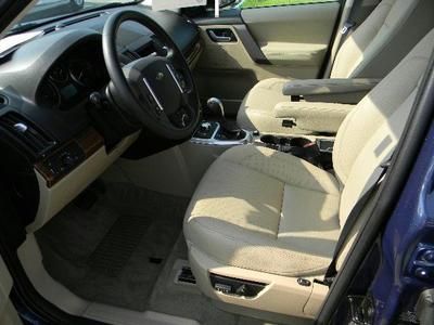 NO RESERVE 2010 LAND ROVER LR2 AWD HSE 1-OWNER REAR ENTERTAINMENT, image 14