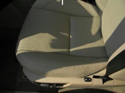 NO RESERVE 2010 LAND ROVER LR2 AWD HSE 1-OWNER REAR ENTERTAINMENT, image 16