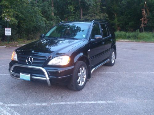 Black mercedes ml 430