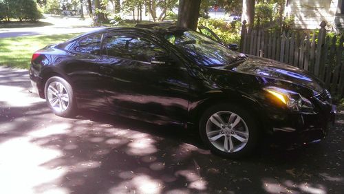 Coupe 2.5s black with red interior premium package in excellent condition