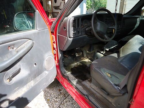 2002 Chevy 2500HD, Solid truck, Not Rusted, Automatic, Needs Motor, image 8