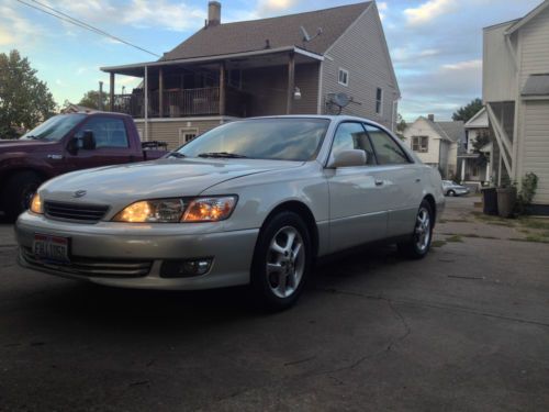 2000 lexus es 300 pear white