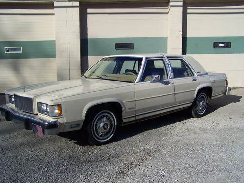 This 83 MERCURY GRAND MARQUIS owned by elderly lady-always garaged-EXTRA SHARP!!, US $2,500.00, image 2