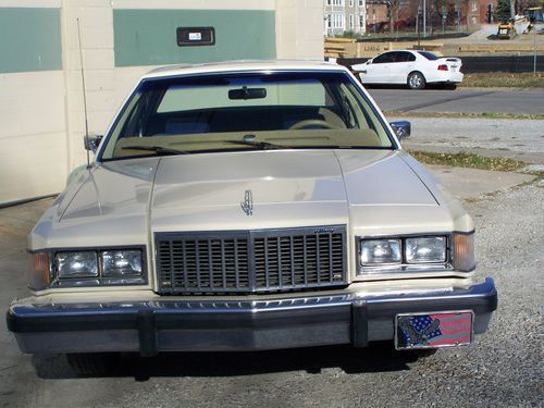 This 83 MERCURY GRAND MARQUIS owned by elderly lady-always garaged-EXTRA SHARP!!, US $2,500.00, image 4