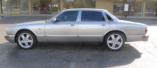 1999 Jaguar XJR Sedan 4-Door 4.0L (Pick Up Only 48837 MI), image 2