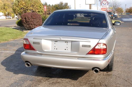 1999 Jaguar XJR Sedan 4-Door 4.0L (Pick Up Only 48837 MI), image 9