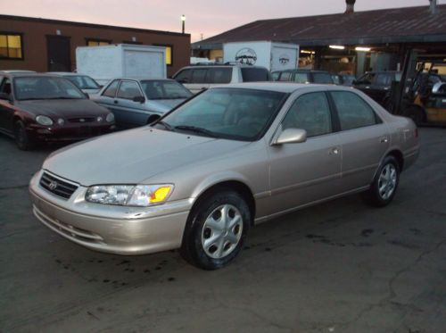 2001 toyota camry  sedan 4-door, no reserve