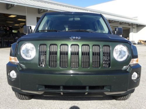 ONE OWNER LOCAL TRADE IN LOW MILES ALLOY WHEELS PWR WINDOWS LOCKS CD MP3 AUDIO, image 13