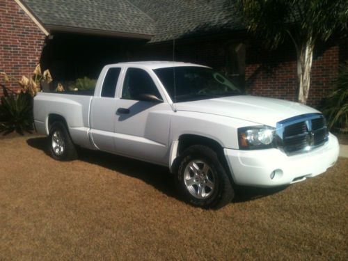 2007 dodge dakota slt extended cab pickup 4-door 4.7l