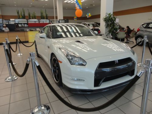 2014 nissan gt-r track edition pearl white gas 3.8l v6 turbo automatic awd new