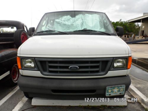 2004 ford e-250 base standard cargo van 2-door 4.6l