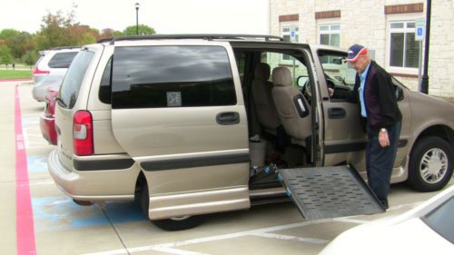 2001 chevrolet venture for physically disabled transport van with electric ramp