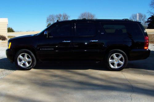 2007 chevrolet suburban 1500 ltz sport utility 4-door 5.3l very nice..