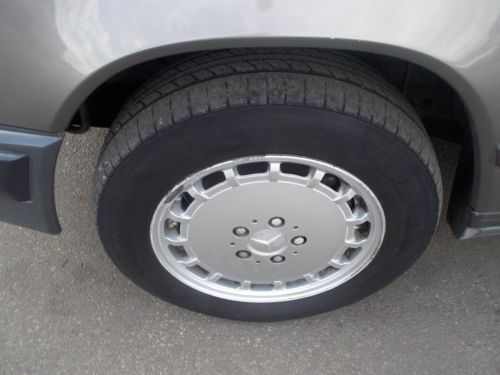 1986 Mercedes 300E, NO RESERVE, image 14