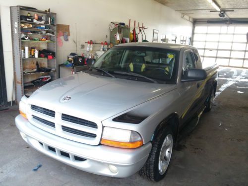 2001 dodge dakota rt club cab 2-door 5.9l *only 31k miles* v-8*leather*