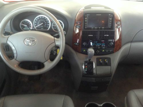 2005 Toyota Sienna XLE Mini Passenger Van 5-Door 3.3L, image 5