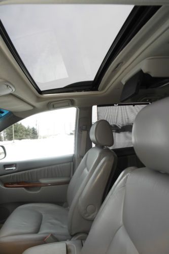 2005 Toyota Sienna XLE Mini Passenger Van 5-Door 3.3L, image 7