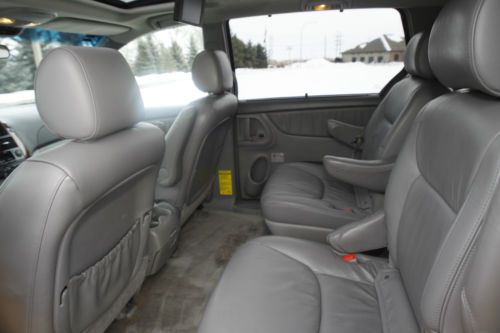 2005 Toyota Sienna XLE Mini Passenger Van 5-Door 3.3L, image 9