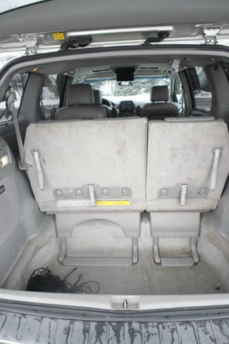 2005 Toyota Sienna XLE Mini Passenger Van 5-Door 3.3L, image 12