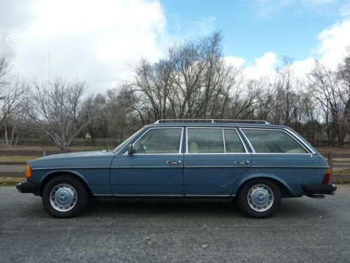 1979 mercedes-benz 300td base wagon 4-door 3.0l